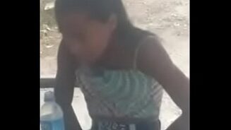 Fléau de siririca chaud en public