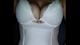 Gaucha chaud assis sur la queue de son amant