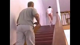 Coquin papa collant sa queue dans sa fille