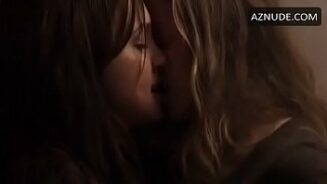 Katie cassidy nue faisant sortir avec un ami
