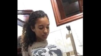 Tout neuf sur cam se masturber à la chatte noire