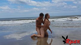 fille blanche salope donnant sur la plage