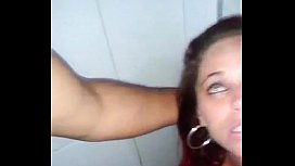 Femme sucer une queue très dure et savoureuse de son amant