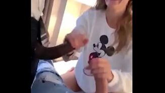 Cocu partage femme avec un ami noir